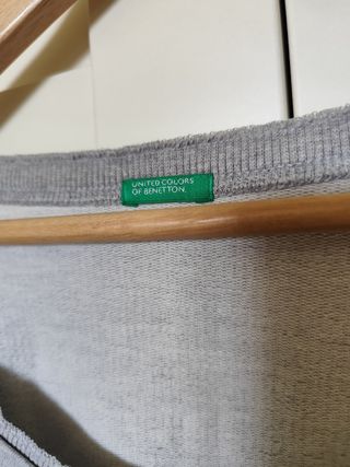 Sudadera Benetton gris mujer T.M cuello escotado.