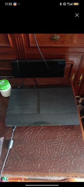 PS3 Super Slim Negra Con 3 mandos, cables + juegos