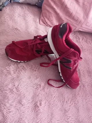 Deportivas New Balance Rojo y Negro