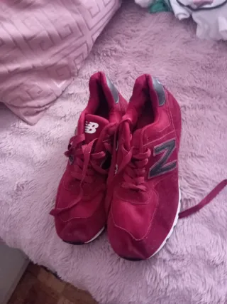 Deportivas New Balance Rojo y Negro