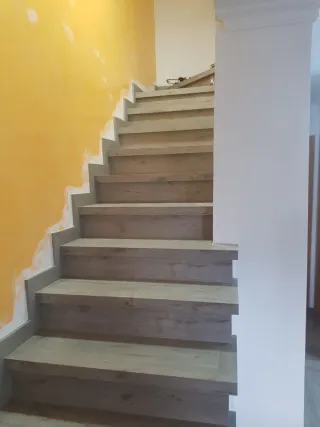 Revestimiento escaleras madera