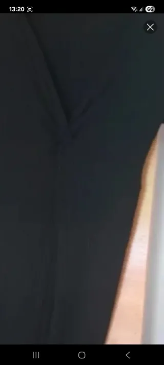 Mono negro escote en pico