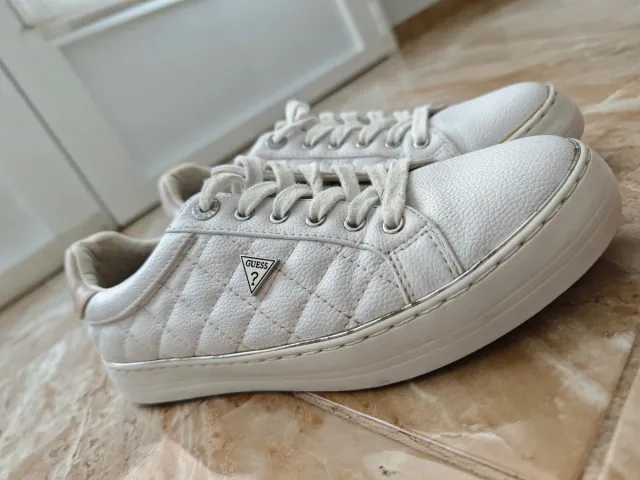 Zapatillas Guess Mujer Blancas y Beige