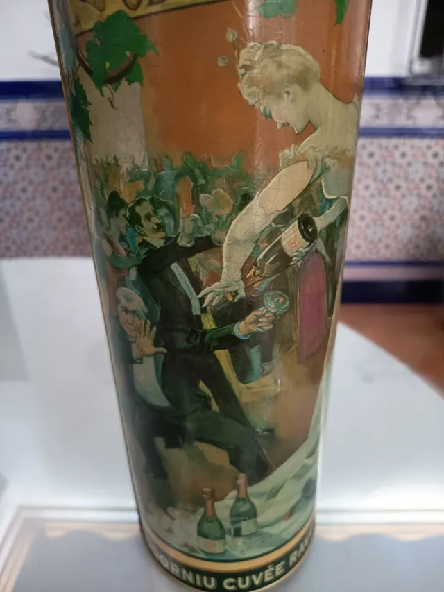 Lata decorativa litografiada Codorniu