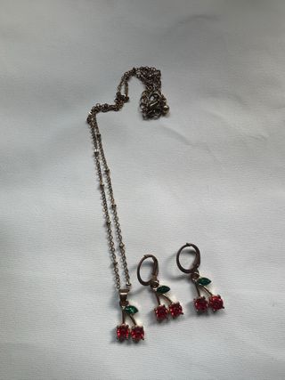 Collar y pendientes cereza oro y rojo