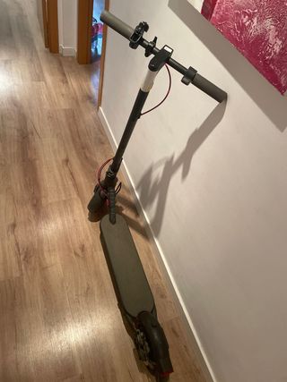 xiaomi scooter 4 , viene cargador incluido 