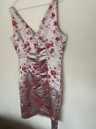 Vestido corto floral rosa y rojo