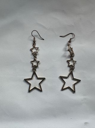 Pendientes de estrellas plateados