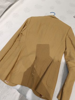 Americana Massimo Dutti Camel Talla 36