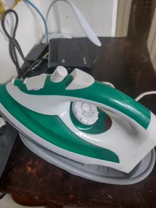 Ferro da stiro a vapore cordless