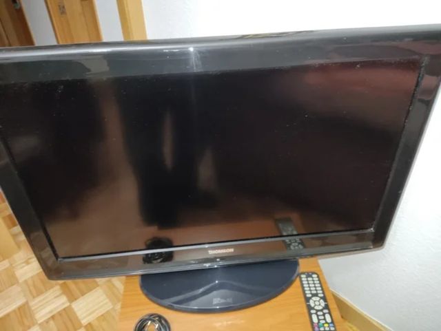 TV LCD Thomson 32 pulgadas con conexión HDMI y USB