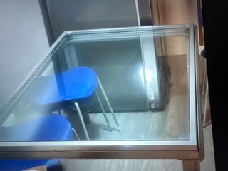 Mesa extensible cristal y metal