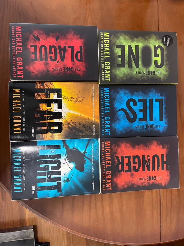 Libros saga Gone en inglés en perfecto estado