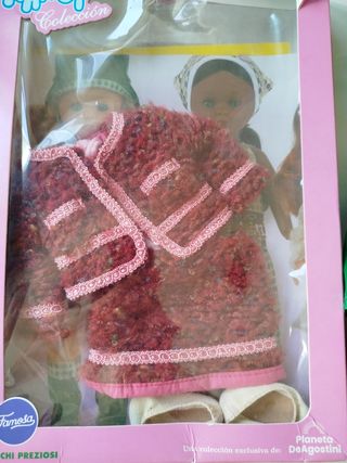 Muñeca Nancy de Famosa. Verde Impermeable