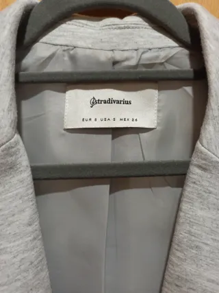 Americana punto Stradivarius gris