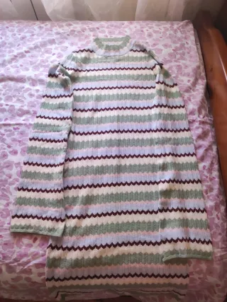 Vestido de punto con rayas de colores