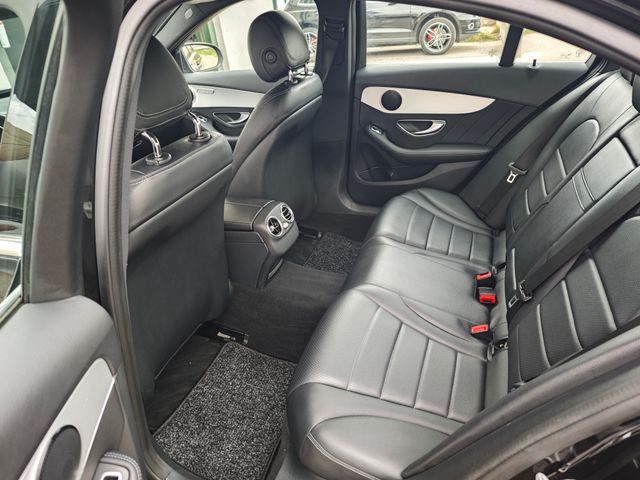 Mercedes-Benz Clase C 200d AMG Motor 2.2 136cv 