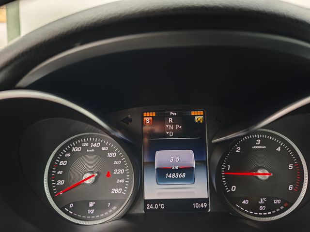 Mercedes-Benz Clase C 200d AMG Motor 2.2 136cv 