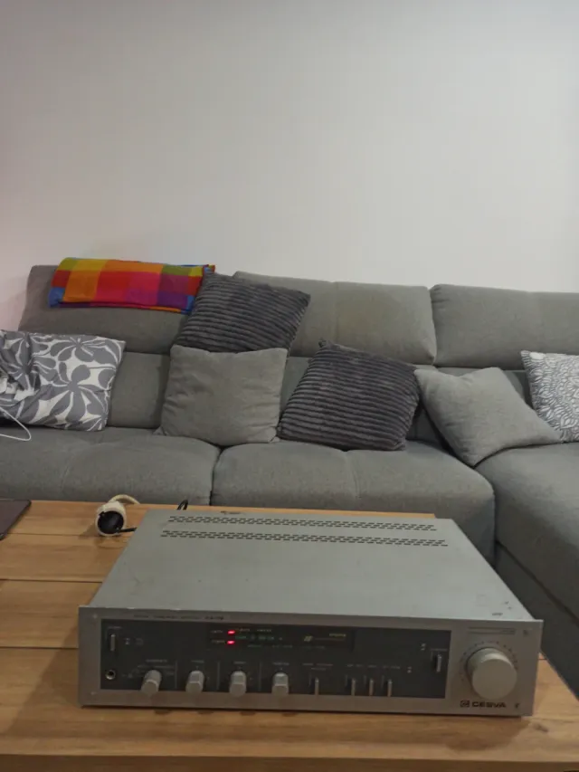 Amplificador Estéreo Cesva Plata