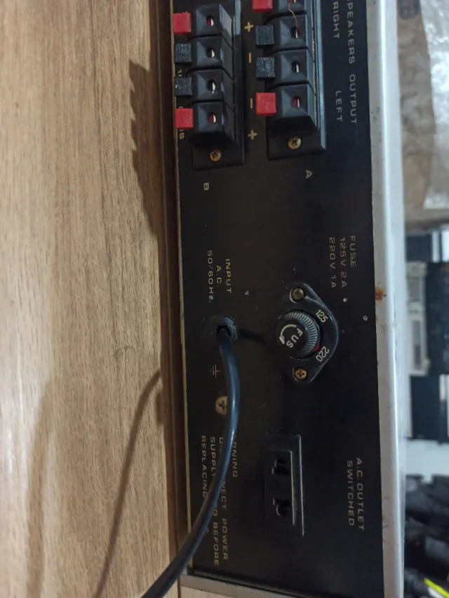 Amplificador Estéreo Cesva Plata