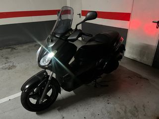 Yamaha XMAX 125