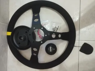 Volante semidesplazado y piña Subaru Impreza 