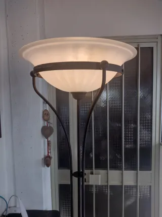 Lampada da terra in metallo e vetro, ottimo stato,