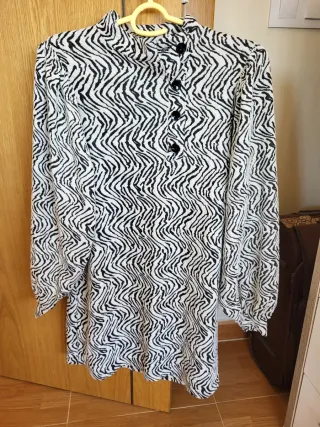 Vestido estampado cebra manga larga