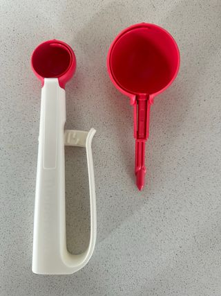 Tupperware Cucchiaio Dosa e Sforma Rosso