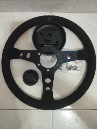 Volante semidesplazado y piña Subaru Impreza