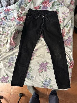 Pantalón vaquero H&M negro slim talla 30