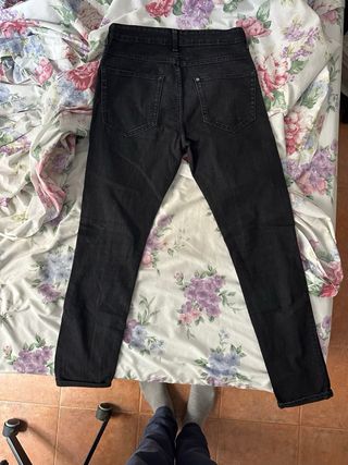 Pantalón vaquero H&M negro slim talla 30