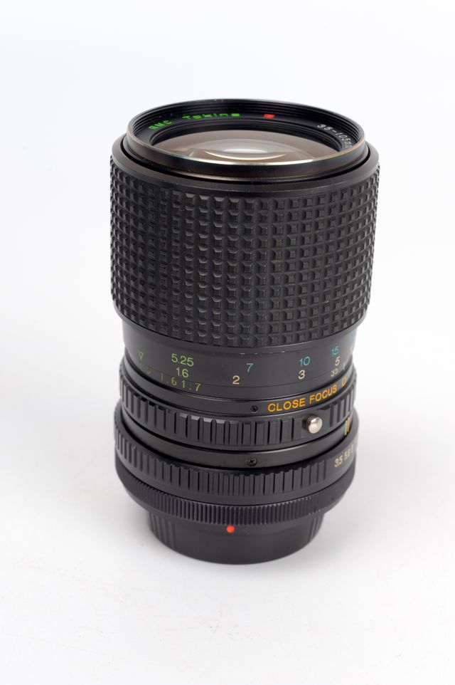 Tokina RMC 35-105mm f/3.5-4.3 Canon FD