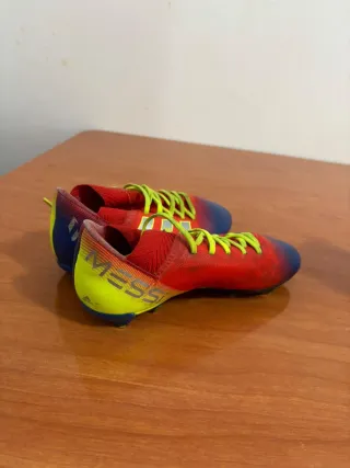 Botas Fútbol Niño Adidas Nemeziz Messi. Talla 34