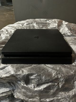 PS4 Slim + 3 mandos+ 6 juegos
