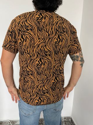Camisa estampada animal print