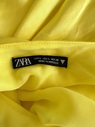 Vestido Zara satinado amarillo corto