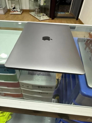 MacBook Air 2020 8GB RAM i5 Plata