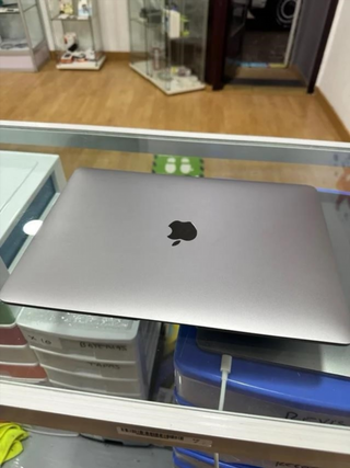 MacBook Air 2020 8GB RAM i5 Plata