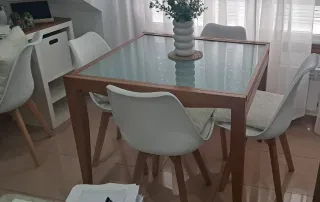 Mesa de comedor de madera y cristal , extensible