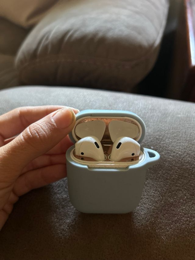 Airpods 2ª Generación y Funda Azul