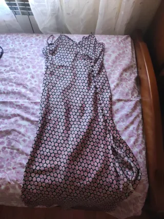 Vestido estampado floral negro y rosa