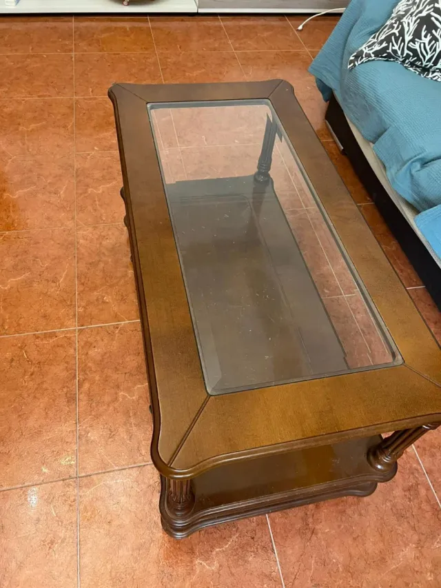 Mesa de centro madera oscura y cristal 