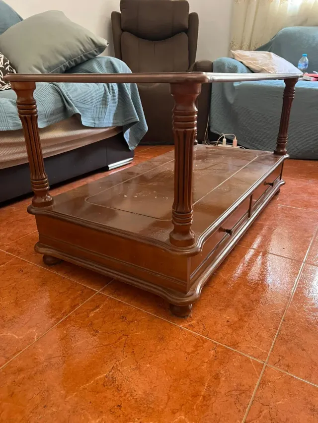 Mesa de centro madera oscura y cristal 