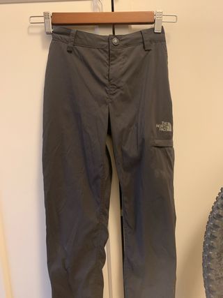 Pantalones The North Face grises