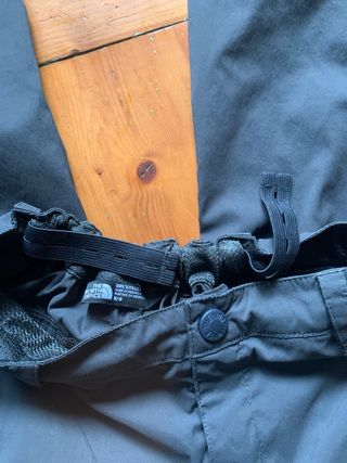 Pantalones The North Face grises
