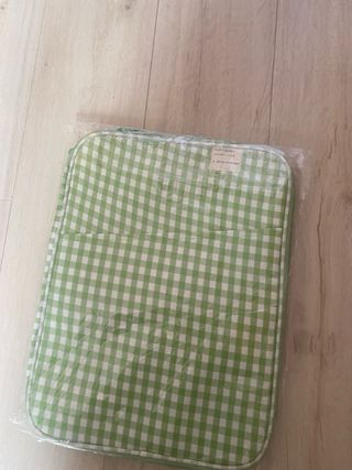 Funda cuadros Vichy verde para portátil/tablet