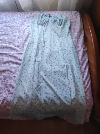 Vestido floral azul y rosa