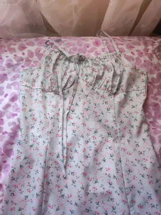 Vestido floral azul y rosa