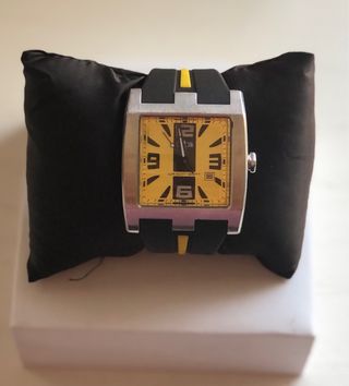 Reloj Lotus Amarillo y Negro